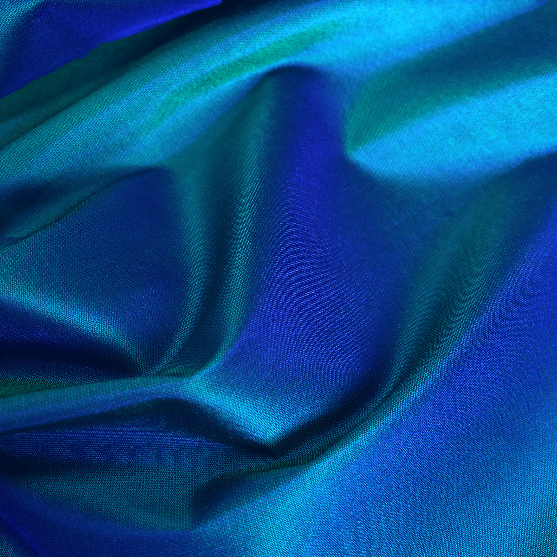 COUNTESS TAFFETA